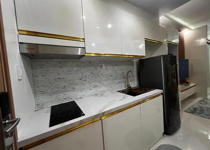 Modern Makati With Balcony & Cityscape Views Apartment Manila