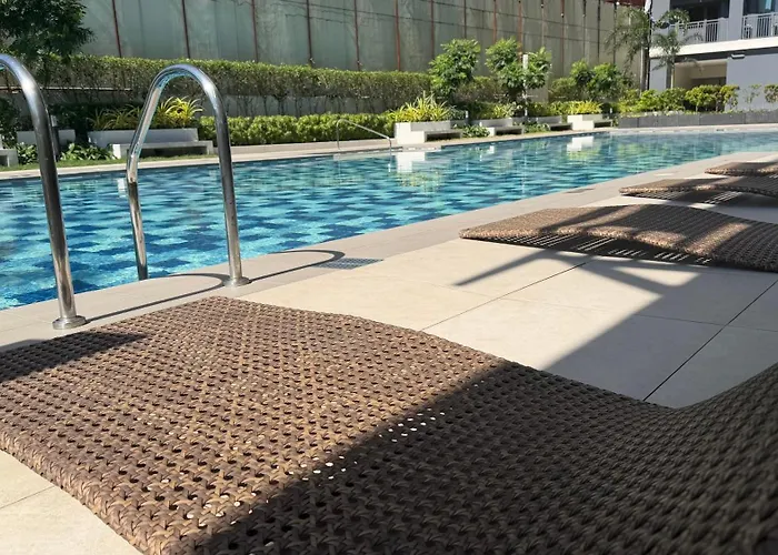 Modern Makati With Balcony & Cityscape Views Manila