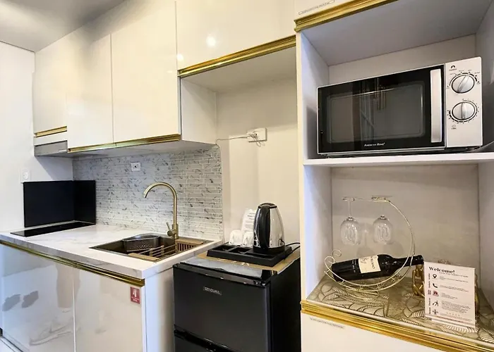 Modern Makati With Balcony & Cityscape Views Apartment Manila