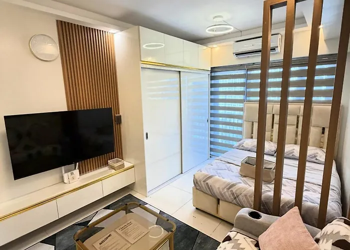 Modern Makati With Balcony & Cityscape Views Apartment