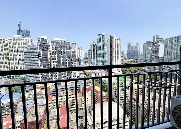 Modern Makati With Balcony & Cityscape Views Apartment