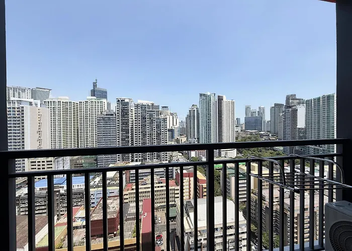 Apartment Modern Makati With Balcony & Cityscape Views Manila