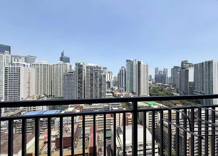 Apartment Modern Makati With Balcony & Cityscape Views