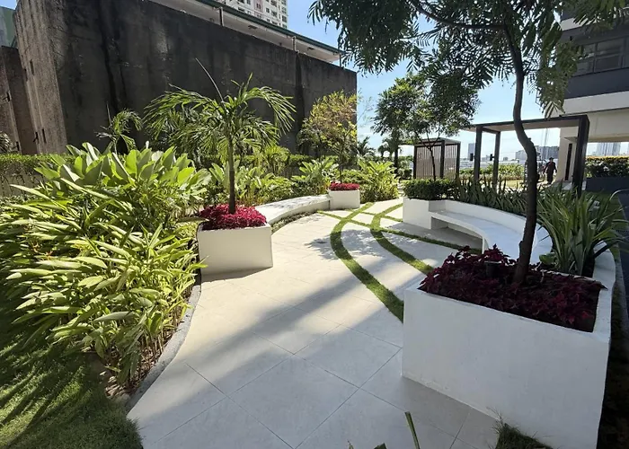 Apartment Modern Makati With Balcony & Cityscape Views Manila