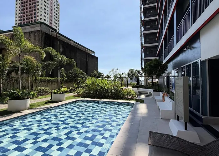Modern Makati With Balcony & Cityscape Views *