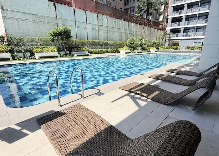 Apartment Modern Makati With Balcony & Cityscape Views *