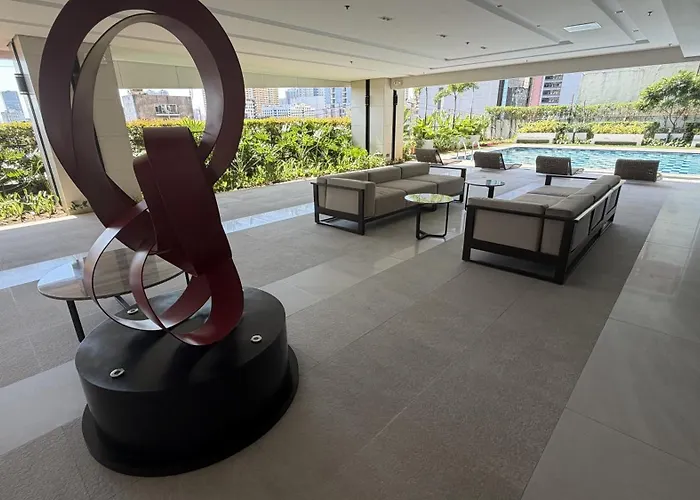 Apartment Modern Makati With Balcony & Cityscape Views *